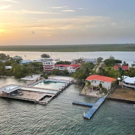 Coral View Beach Resort Utila Buitenkant foto