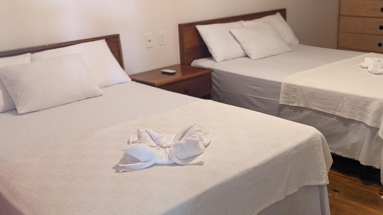 Coral View Beach Resort Utila Buitenkant foto