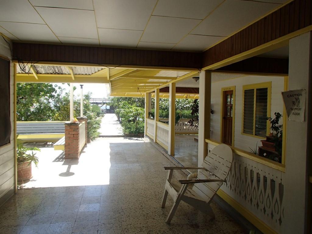 Coral View Beach Resort Utila Buitenkant foto